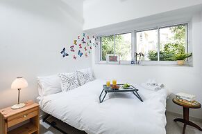 Tranquil Garden Retreat by Sea N Rent