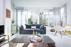 Tranquil Garden Retreat by Sea N Rent