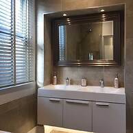 Central Bath House Group Accommodation