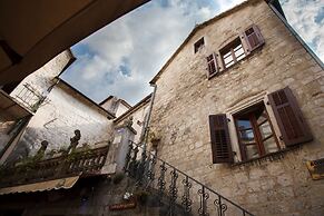 Forza Lux Guest House