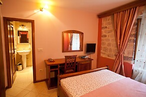 Forza Lux Guest House