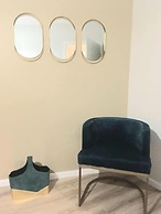 Luxury Large 4 Beds, 3 Balconies, 110 m2 - Parking