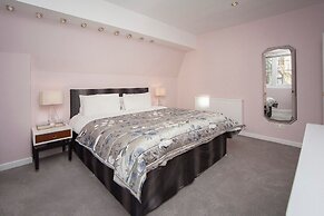 Georgian Coach House Mews Central Bath