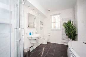 Georgian Coach House Mews Central Bath