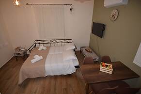 Olympia's Apartments