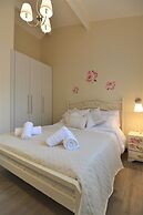 Olympia's Apartments