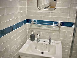 The Georgian Loft Apartment Central Bath