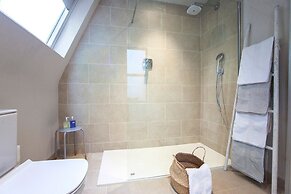 Stylish Wood Street Apartment