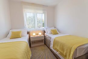 Apartment house Ivan John