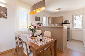 Apartment house Ivan John