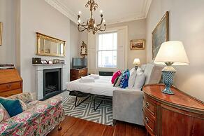 Traditional 1 Bed Apartment, Pimlico