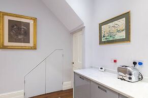 Traditional 1 Bed Apartment, Pimlico