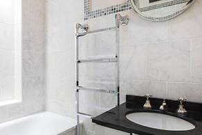 Traditional 1 Bed Apartment, Pimlico