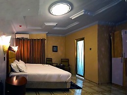 Bleu Ivy Hotel & Suites