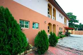 Bleu Ivy Hotel & Suites