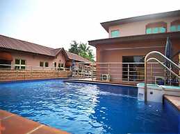 Bleu Ivy Hotel & Suites