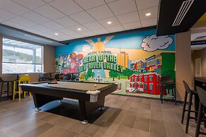 Tru by Hilton Radford, VA