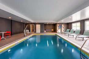 Tru by Hilton Radford, VA