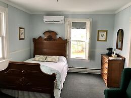 The Tuna Blue Inn and Restaurant