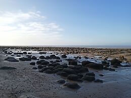 Stunning Driftwood Cottage at Holme-next-the-sea