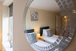 2-bedroom Penthouse, Clockhouse, Hoddesdon