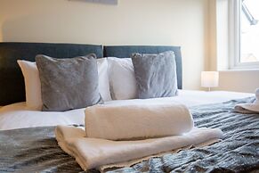 2-bedroom Penthouse, Clockhouse, Hoddesdon