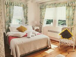 Lotus Restaurant & Home