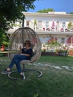 Lotus Restaurant & Home