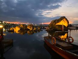 Lotus Restaurant & Home