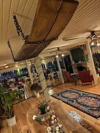 Lotus Restaurant & Home