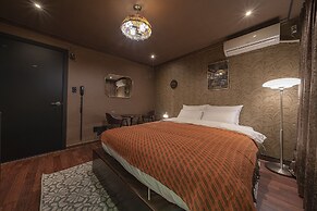 Shourin Hotel Cheonan by Aank
