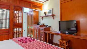 Floral Hotel · Yi Xing Lijiang