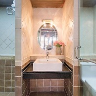 Flowers without Boundary Inn