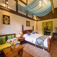 Flowers without Boundary Inn