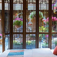 Flowers without Boundary Inn