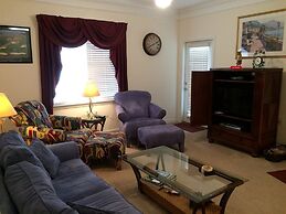 221-07-woodlands Way