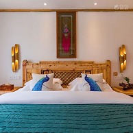 Floral Hotel Flower Fence Lijiang