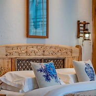 Floral Hotel Flower Fence Lijiang