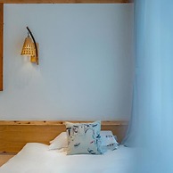 Floral Hotel Flower Fence Lijiang