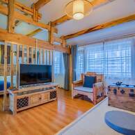 Floral Hotel Flower Fence Lijiang