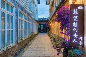 Floral Hotel Flower Fence Lijiang