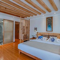 Floral Hotel Flower Fence Lijiang