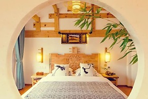 Floral Hotel Flower Fence Lijiang