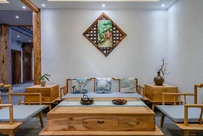 Floral Hotel Flower Fence Lijiang