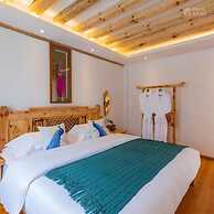 Floral Hotel Flower Fence Lijiang