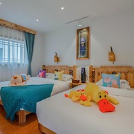 Floral Hotel Flower Fence Lijiang