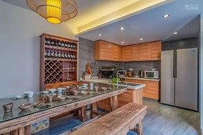 Floral Hotel Flower Fence Lijiang