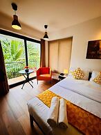 Half Hotel