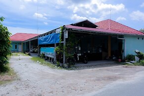 OYO 2692 Penginapan Mba Ros