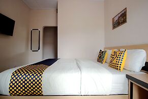 OYO 2647 Anissa Guest House